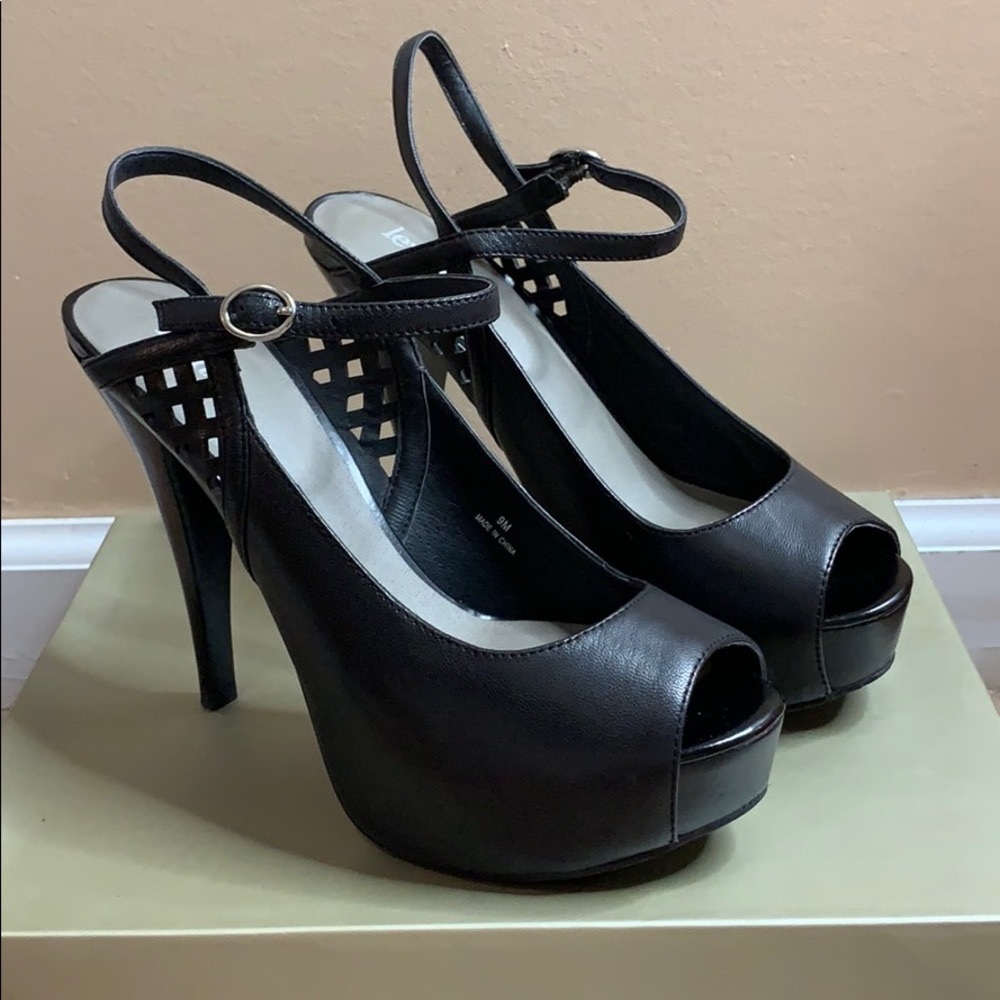 Levity dress shoes